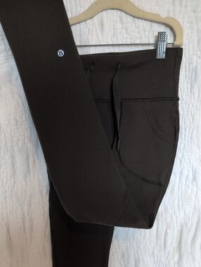 Lululemon Green Athletic Leggings with Drawstring Waist